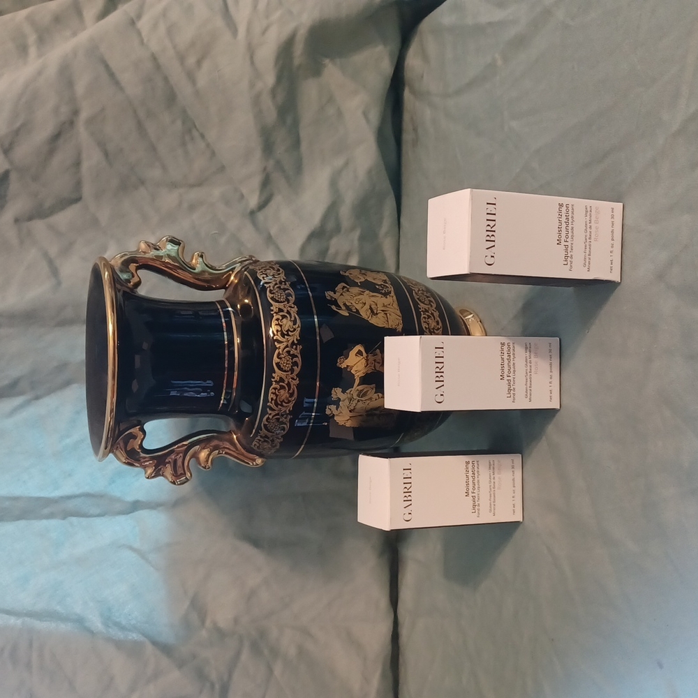 THREE GABRIEL Moisturizing Liquid Foundation Rose Beige